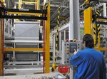 Zakládácí stanoviště galvanické linky s ovládacím panelem